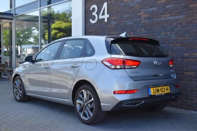 Hyundai i30 (2024) thumbnail 2