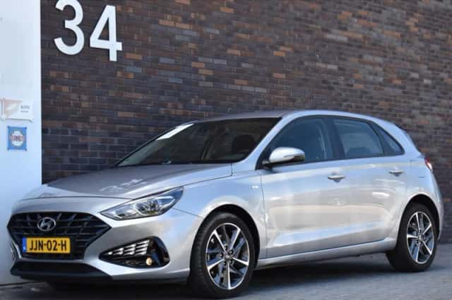 Hyundai i30 (2024) thumbnail 3
