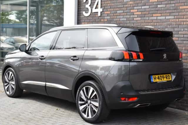 Peugeot 5008 (2020) thumbnail 2