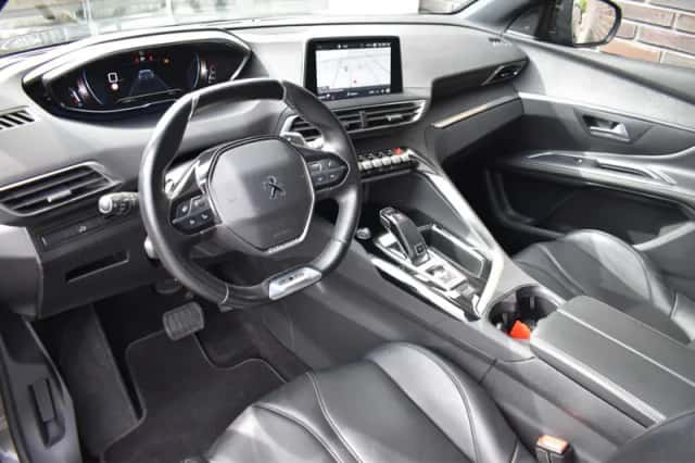 Peugeot 5008 (2020) thumbnail 4