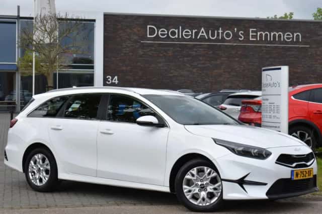 Kia Ceed (2022) thumbnail 1
