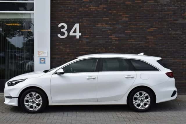 Kia Ceed (2022) thumbnail 4