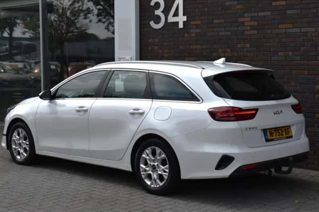 Kia Ceed (2022) thumbnail 5