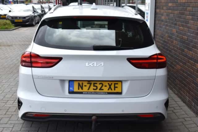 Kia Ceed (2022) thumbnail 6