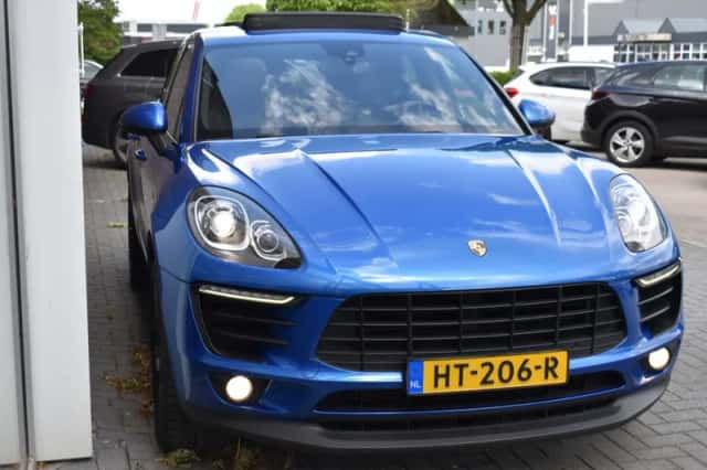 Porsche Macan (2016) thumbnail 3