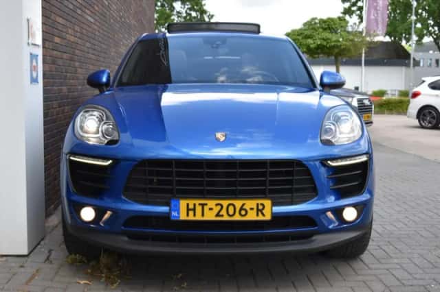 Porsche Macan (2016) thumbnail 4