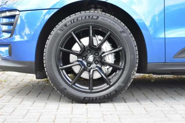 Porsche Macan (2016) thumbnail 5