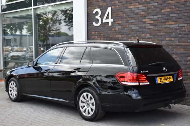 Mercedes-Benz E-Klasse (2016) thumbnail 2