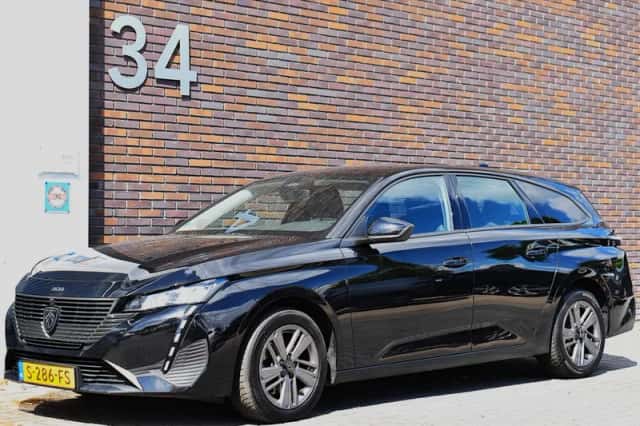Peugeot 308 (2023) thumbnail 3