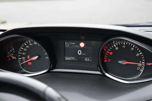 Peugeot 308 (2018) thumbnail 6
