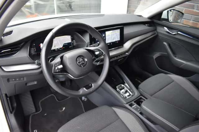 Škoda Octavia (2024) thumbnail 4