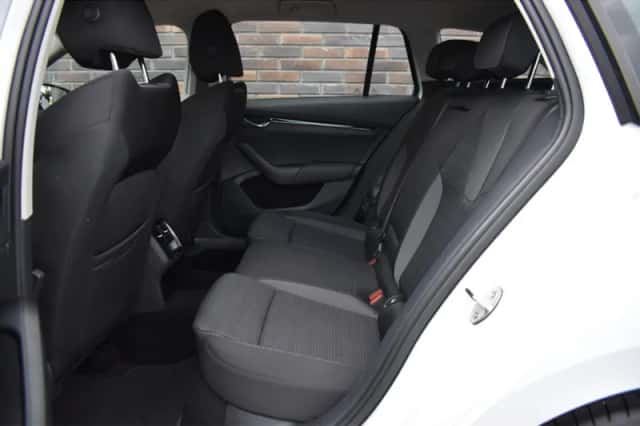 Škoda Octavia (2024) thumbnail 5