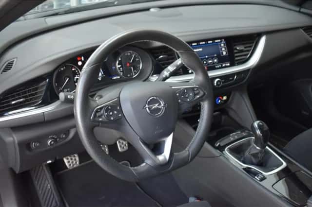 Opel Insignia (2021) thumbnail 3