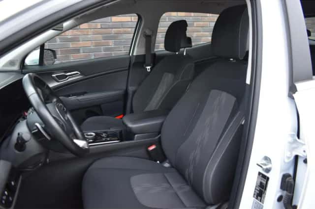 Kia Sportage (2023) thumbnail 4