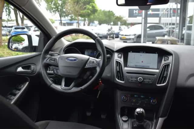 Ford Focus (2018) thumbnail 5