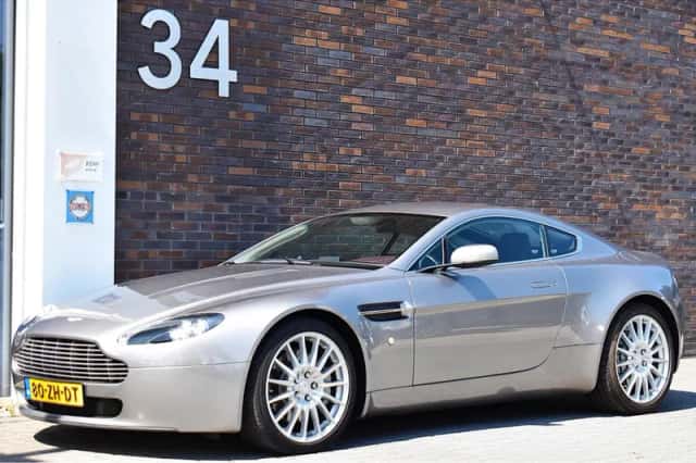 Aston Martin V8 Vantage (2008) thumbnail 3