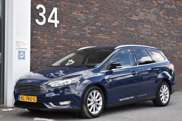 Ford Focus (2018) thumbnail 2