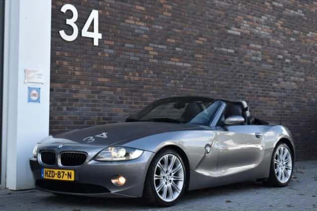BMW Z4 (2004) thumbnail 2