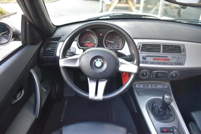 BMW Z4 (2004) thumbnail 6