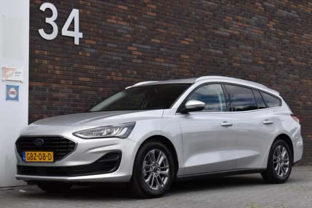 Ford Focus (2024) thumbnail 3
