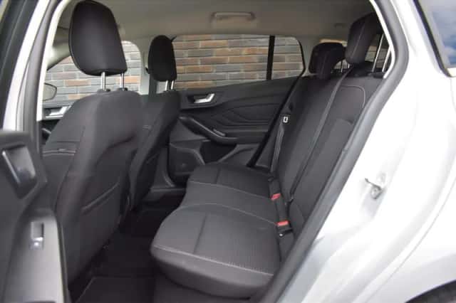 Ford Focus (2024) thumbnail 6