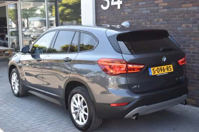 BMW X1 (2018) thumbnail 2