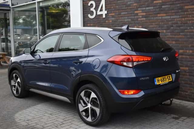 Hyundai Tucson (2017) thumbnail 2