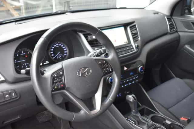 Hyundai Tucson (2017) thumbnail 4