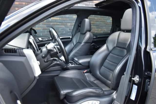 Porsche Cayenne (2016) thumbnail 6