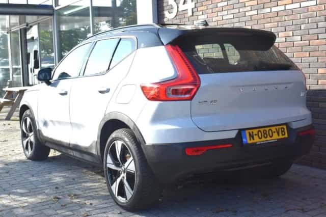 Volvo XC40 (2021) thumbnail 2