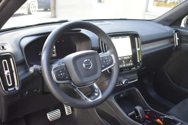 Volvo XC40 (2021) thumbnail 4