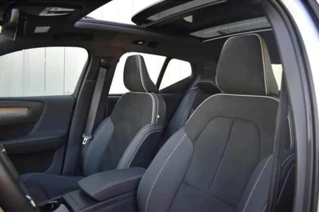 Volvo XC40 (2021) thumbnail 6