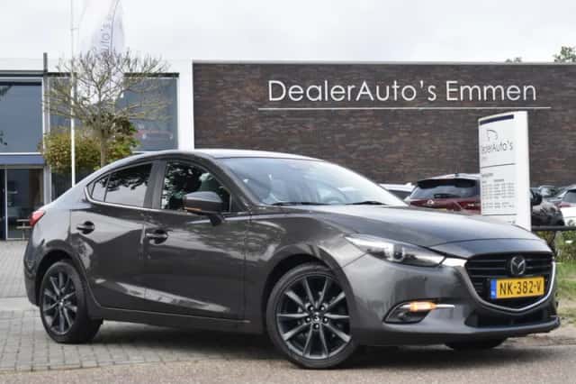 Mazda 3 (2017) thumbnail 1