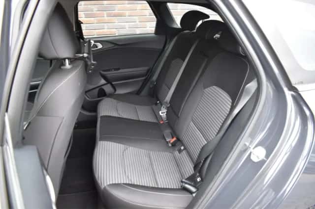 Kia Ceed (2023) thumbnail 5