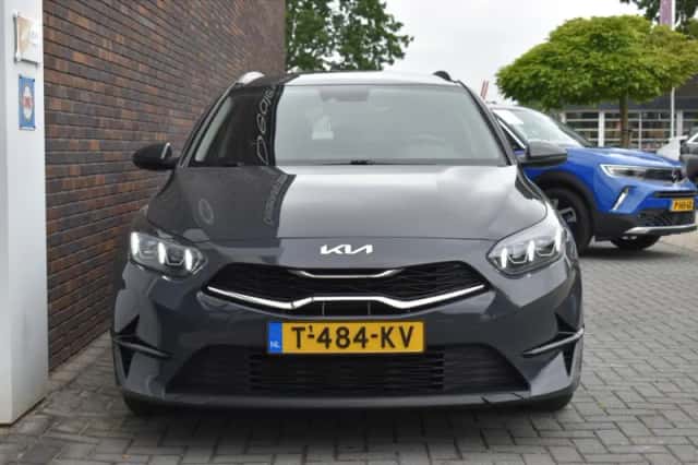 Kia Ceed (2023) thumbnail 6