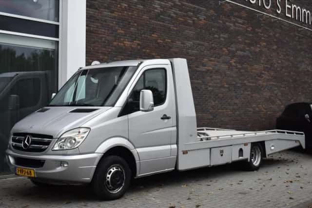 Mercedes-Benz Sprinter (2011) thumbnail 2