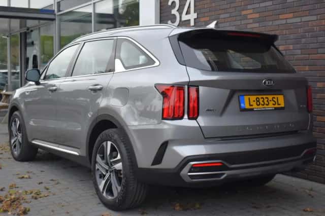 Kia Sorento (2021) thumbnail 2