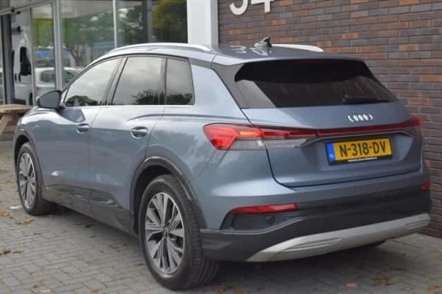 Audi Q4 e-tron (2021) thumbnail 2