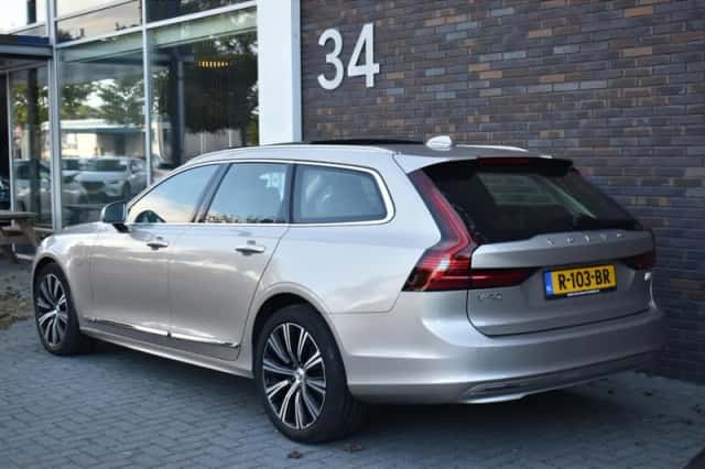 Volvo V90 (2022) thumbnail 2