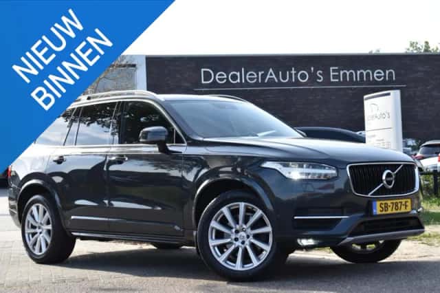 Volvo XC90 (2016) thumbnail 1