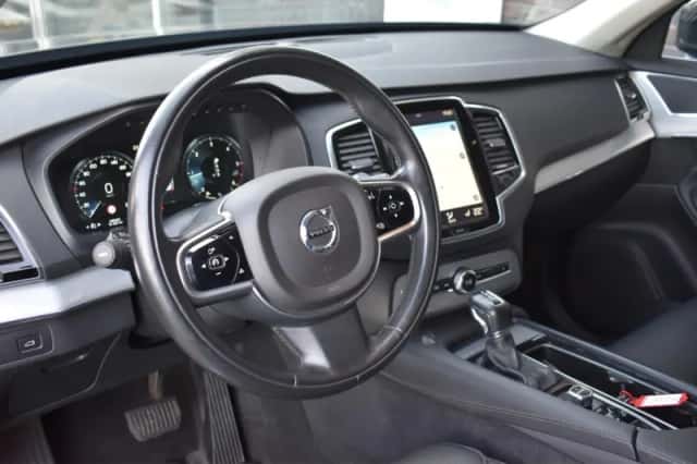 Volvo XC90 (2016) thumbnail 6