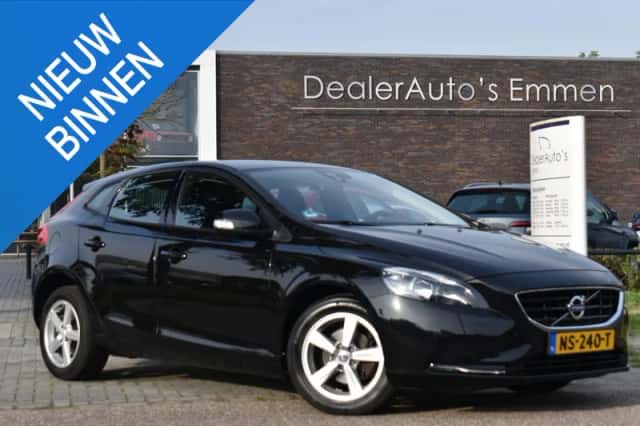 Volvo V40 (2016) thumbnail 1