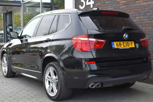 BMW X3 (2012) thumbnail 2