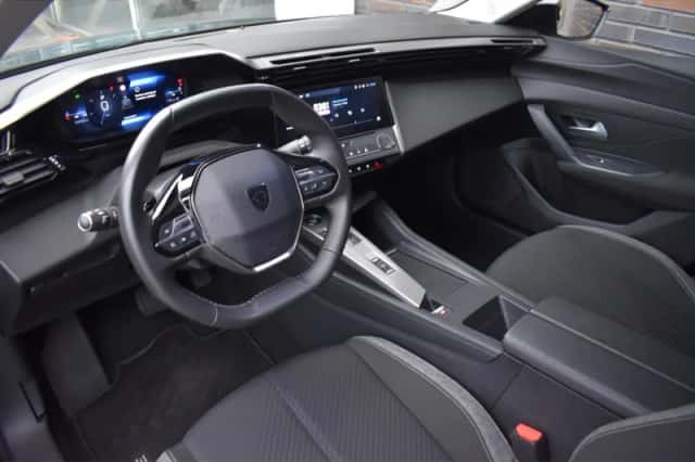 Peugeot 308 (2024) thumbnail 4