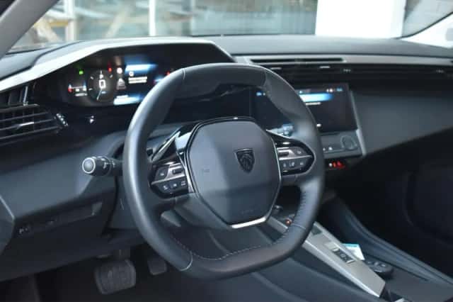 Peugeot 308 (2024) thumbnail 4