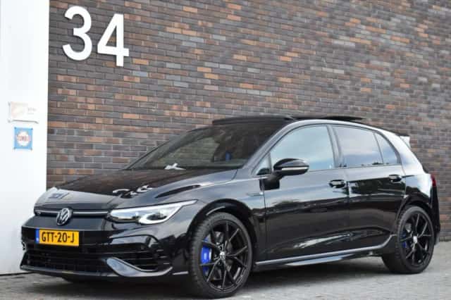 Volkswagen Golf (2024) thumbnail 3
