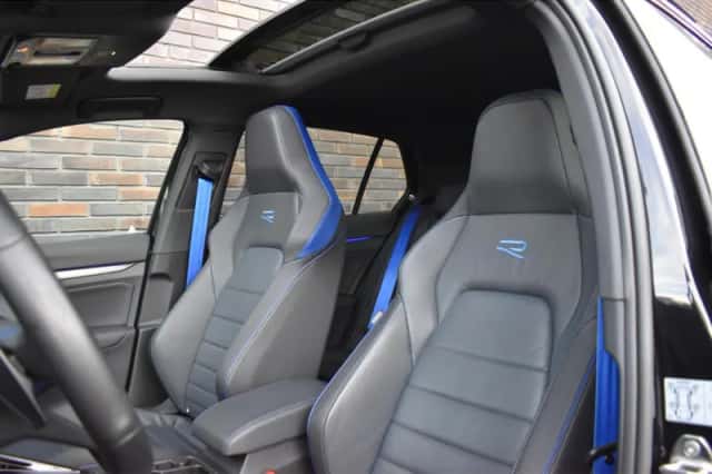 Volkswagen Golf (2024) thumbnail 4