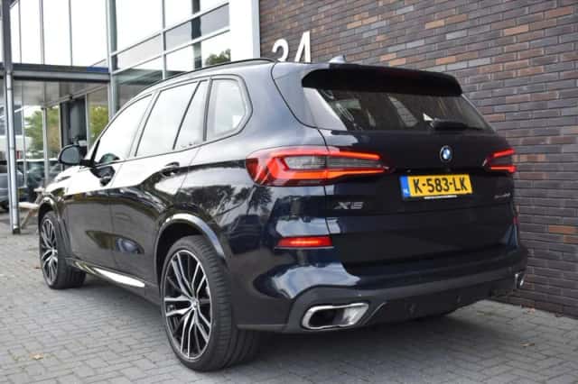 BMW X5 (2021) thumbnail 2