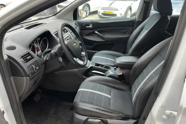 Ford Kuga (2010) thumbnail 5