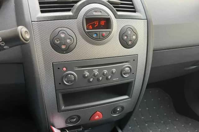 Renault Mégane (2003) thumbnail 6